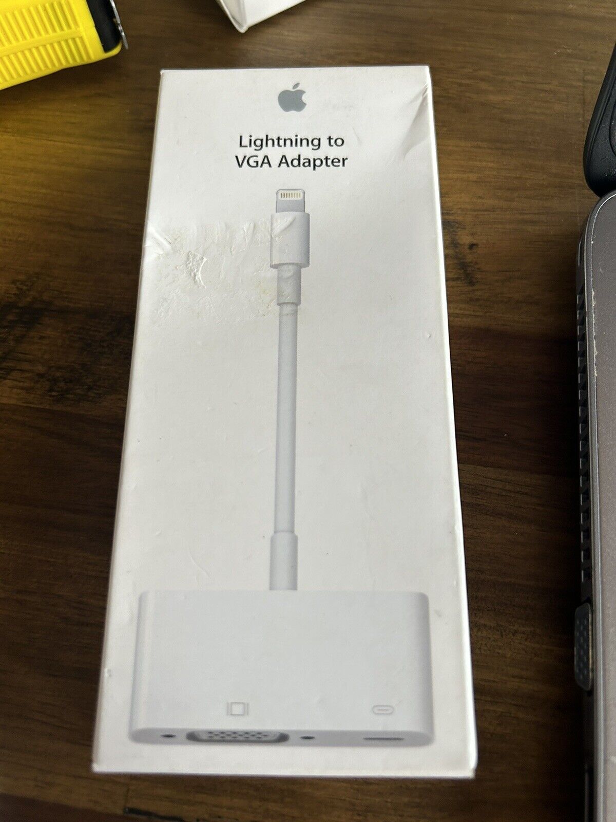 NEW! Apple MD825AM/A Lightning to VGA Adapter
