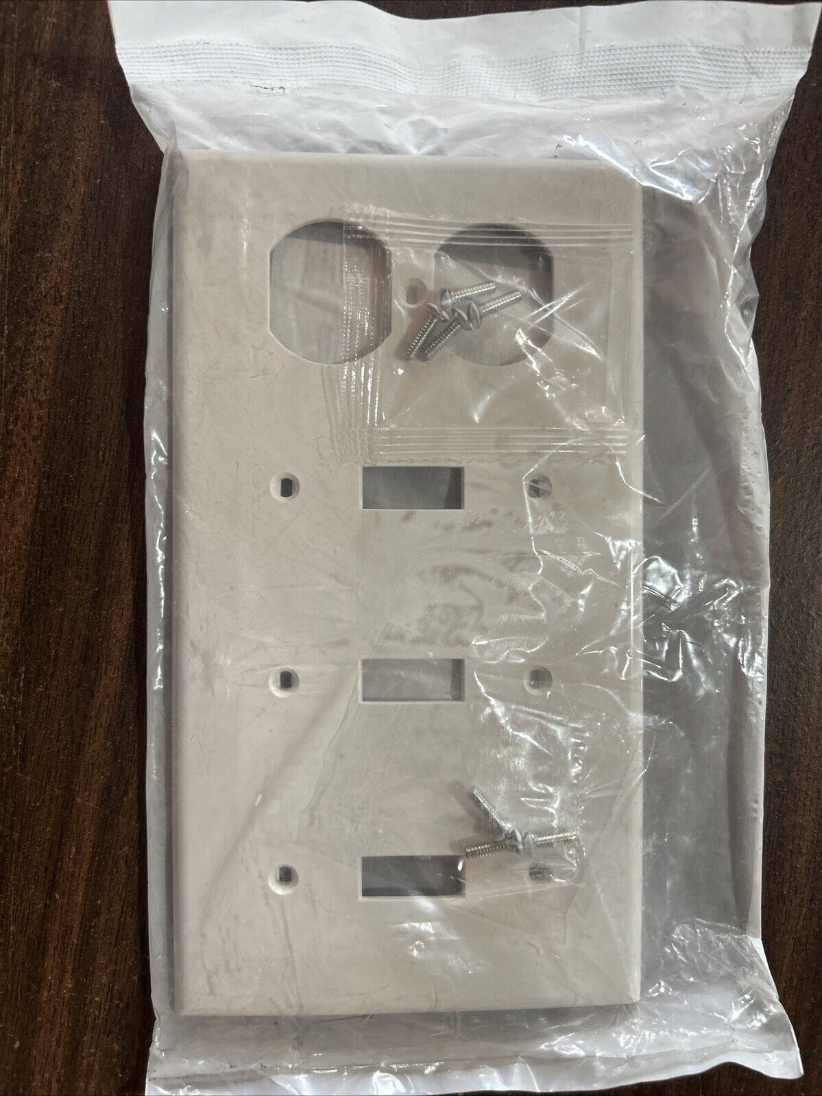 Wall Plate 4-Gang 3-Toggle 1-Duplex White Impact-Resistant Thermoplastic 1-Pack